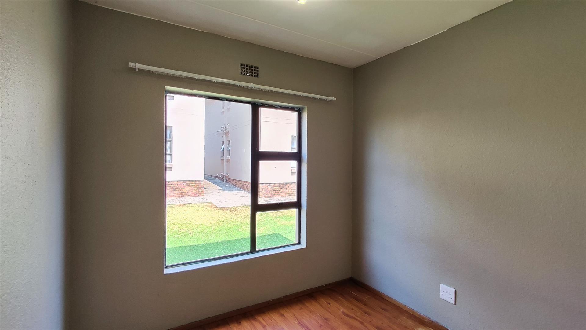 Bed Room 2 - 11 square meters of property in Albertsdal