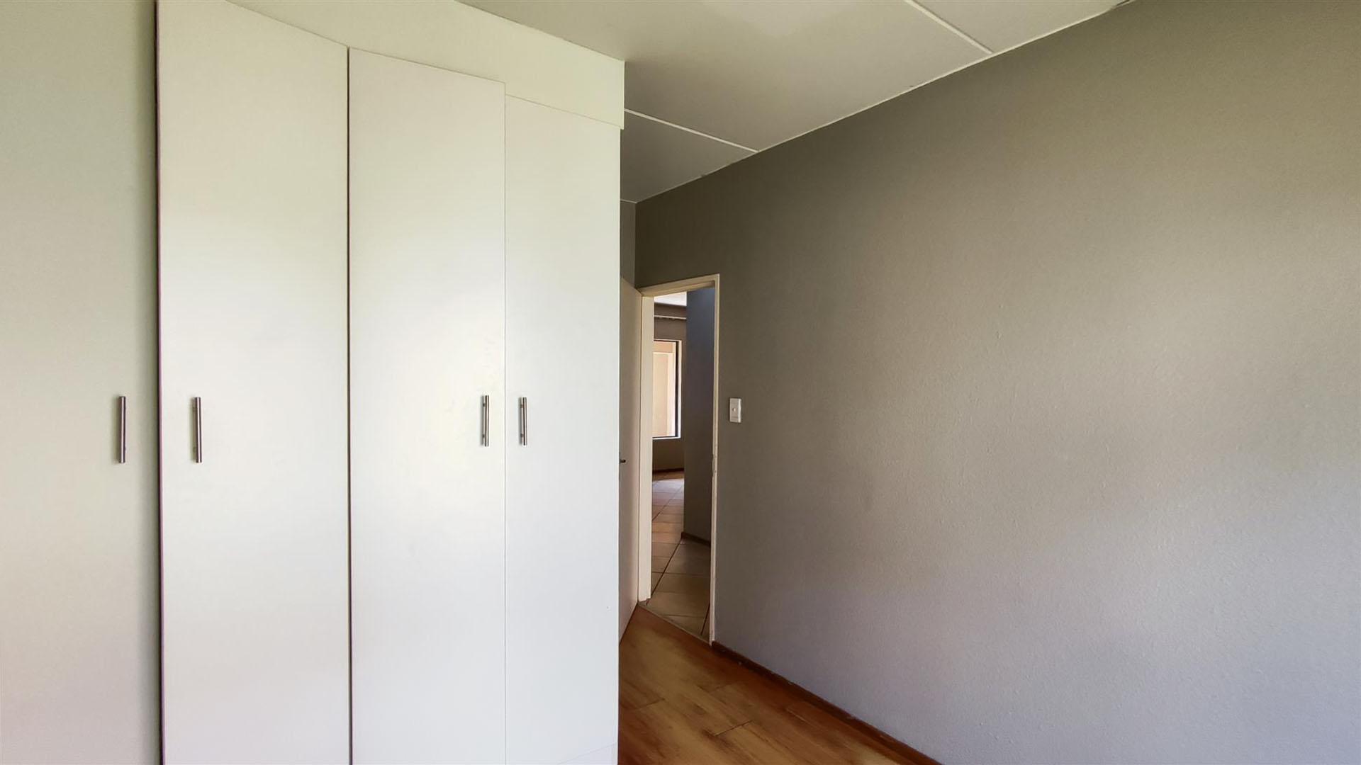 Bed Room 2 - 11 square meters of property in Albertsdal