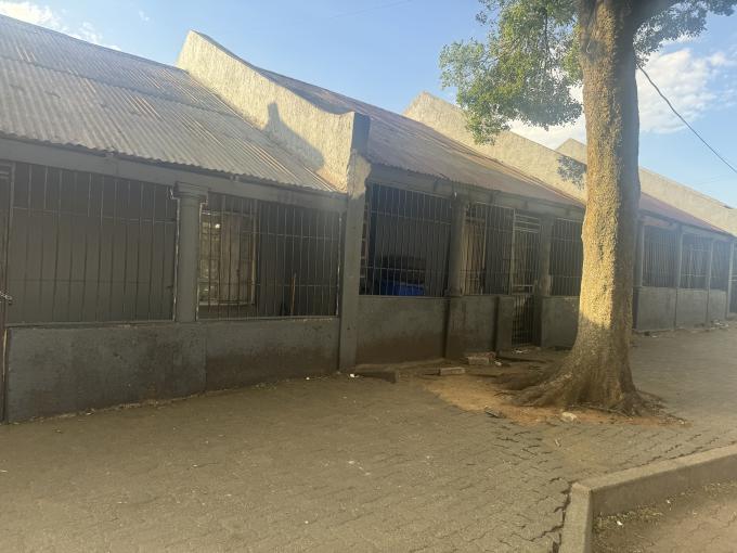 14 Bedroom House for Sale For Sale in Newclare - MR657537