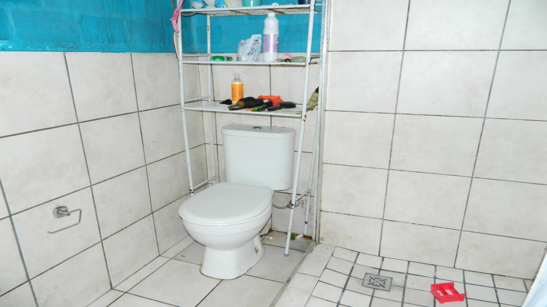 Bathroom 1 of property in Wynberg - CPT