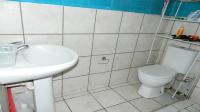 Bathroom 1 of property in Wynberg - CPT