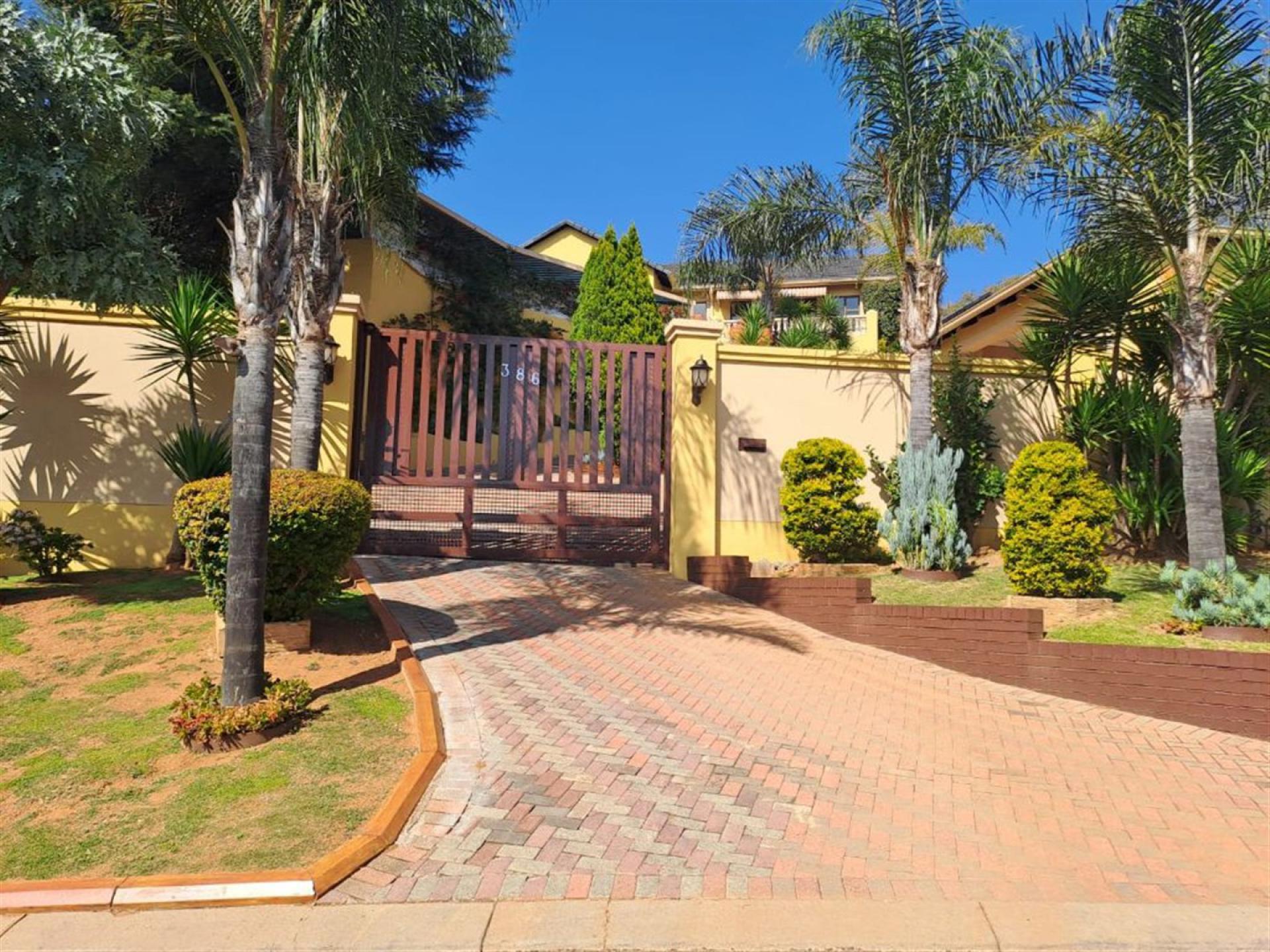 Front View of property in Winchester Hills
