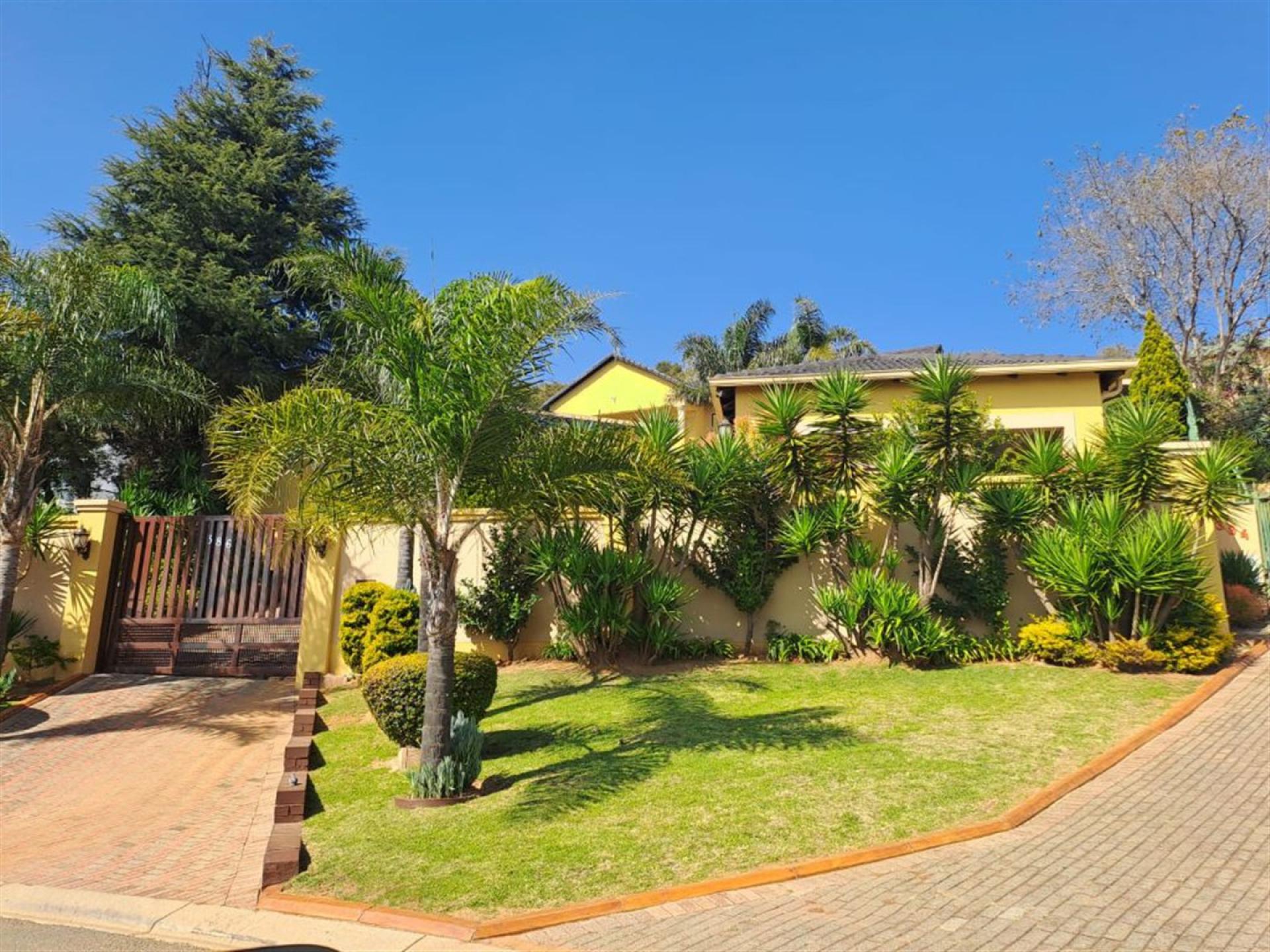 Front View of property in Winchester Hills