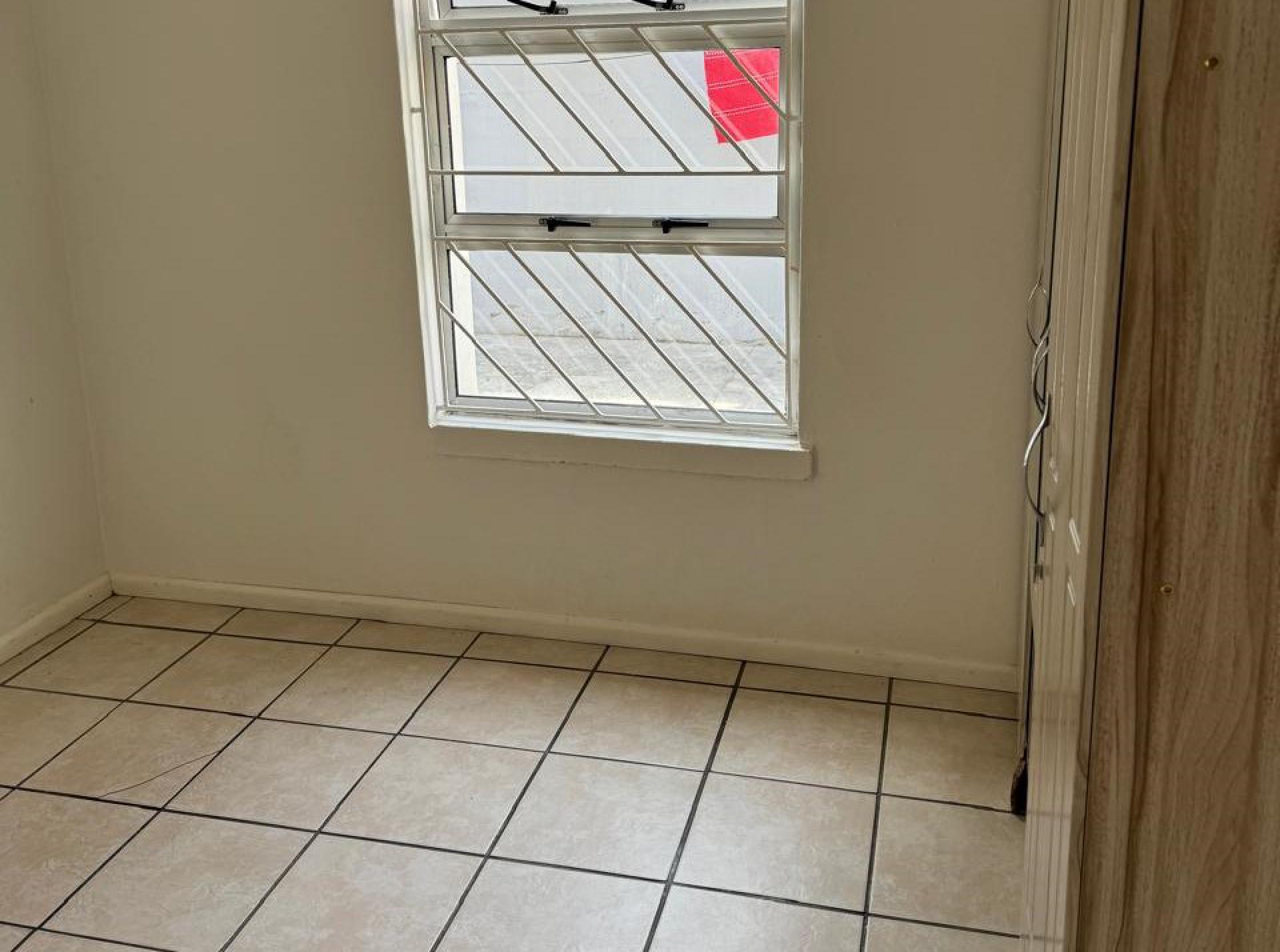 Bed Room 1 of property in Pelikan Park