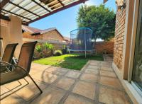 2 Bedroom 2 Bathroom Simplex for Sale for sale in Heuwelsig Estate