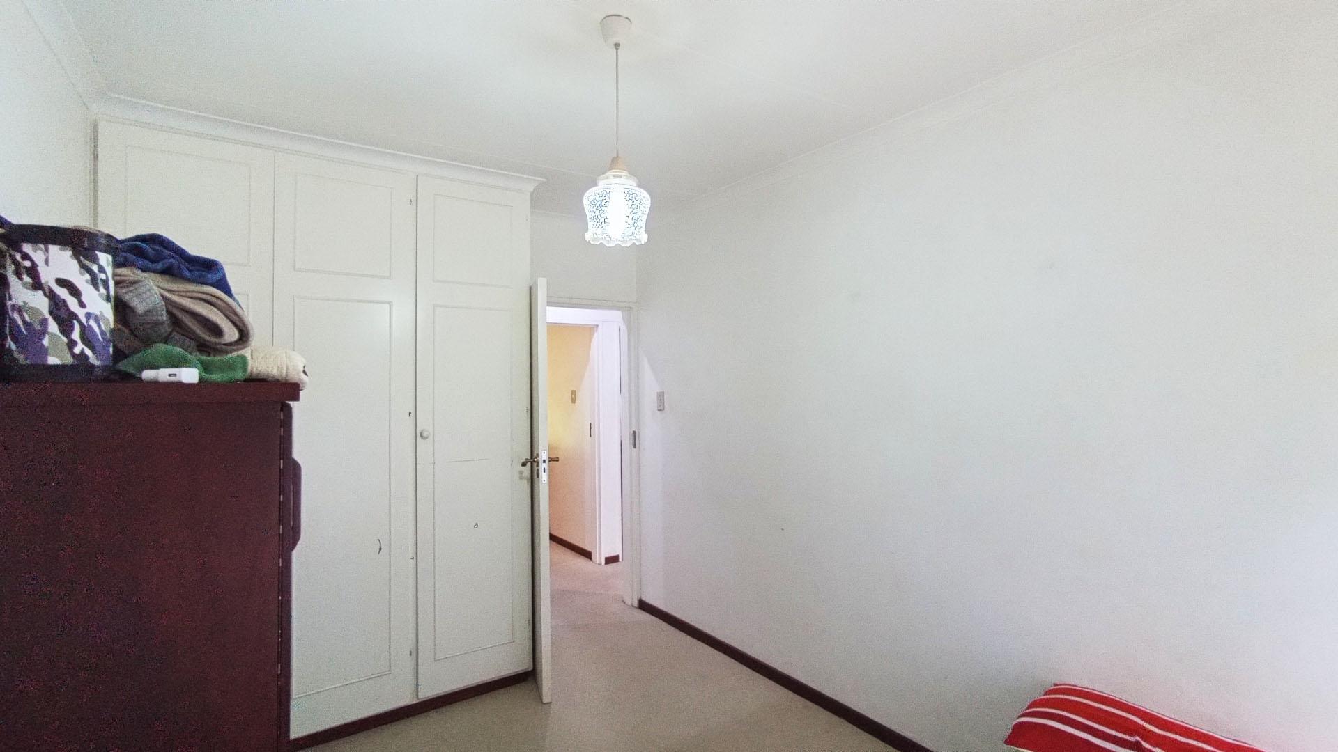 Bed Room 2 - 14 square meters of property in Chase Valley