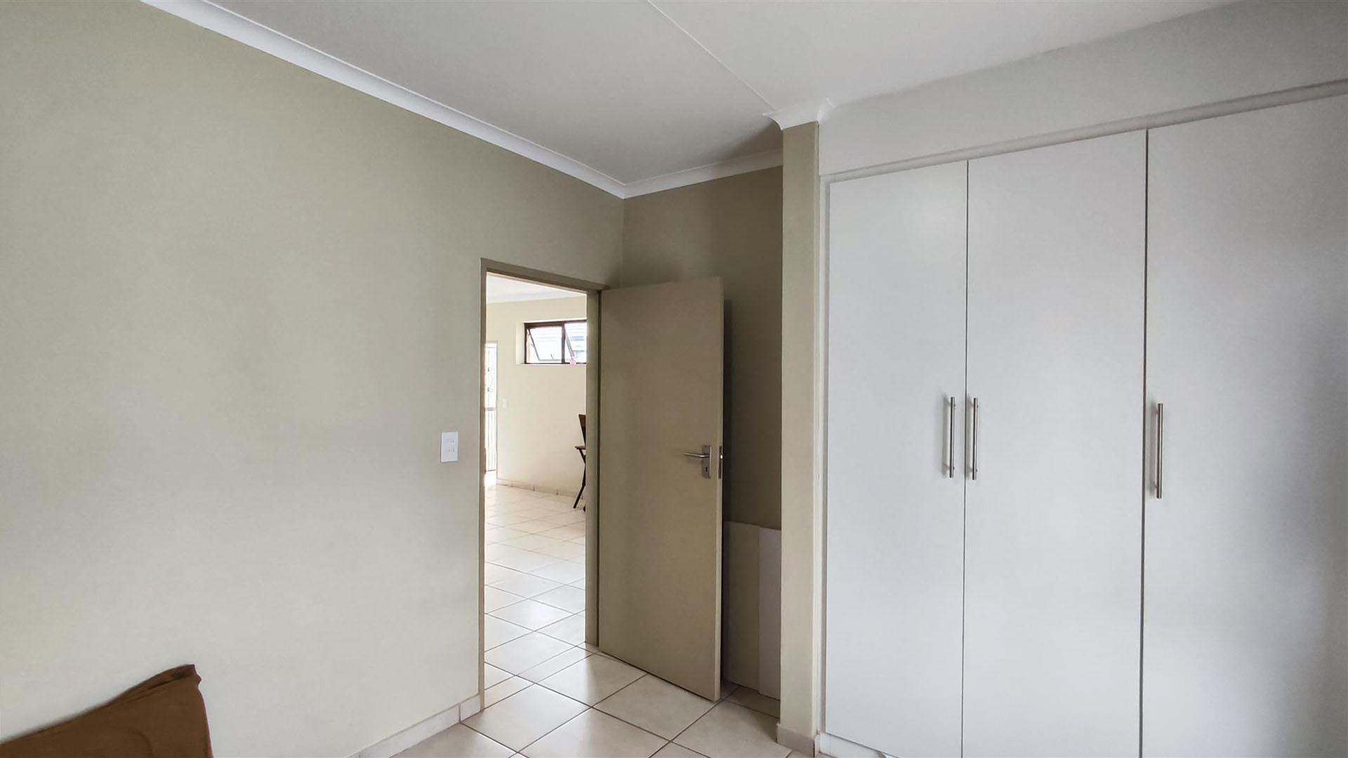 Bed Room 1 - 12 square meters of property in Benoni