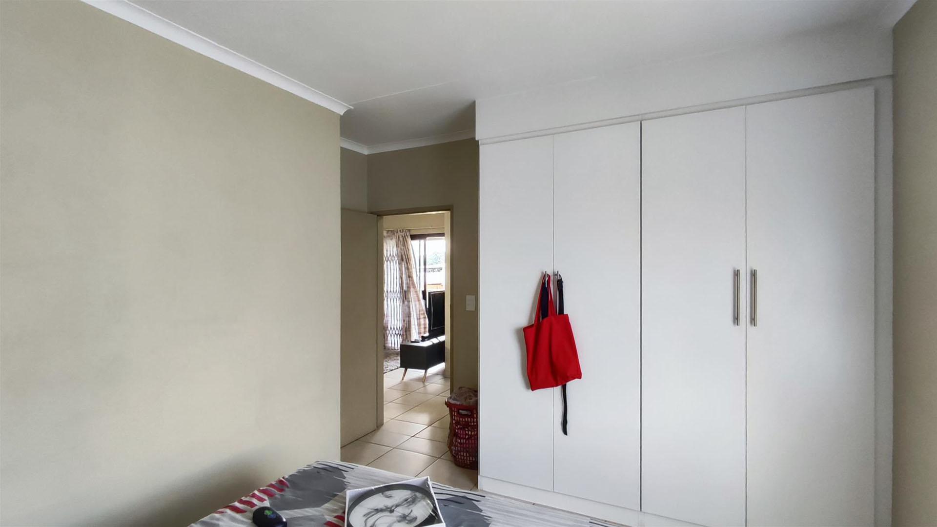 Bed Room 2 - 14 square meters of property in Benoni