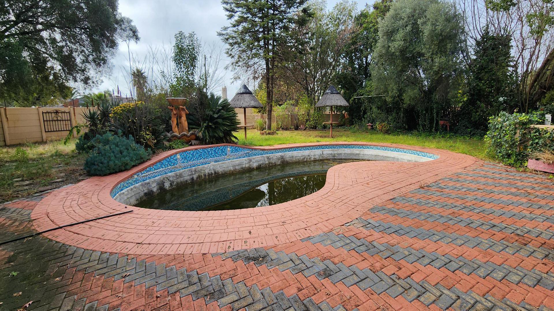 Swimming Pool of property in Orkney