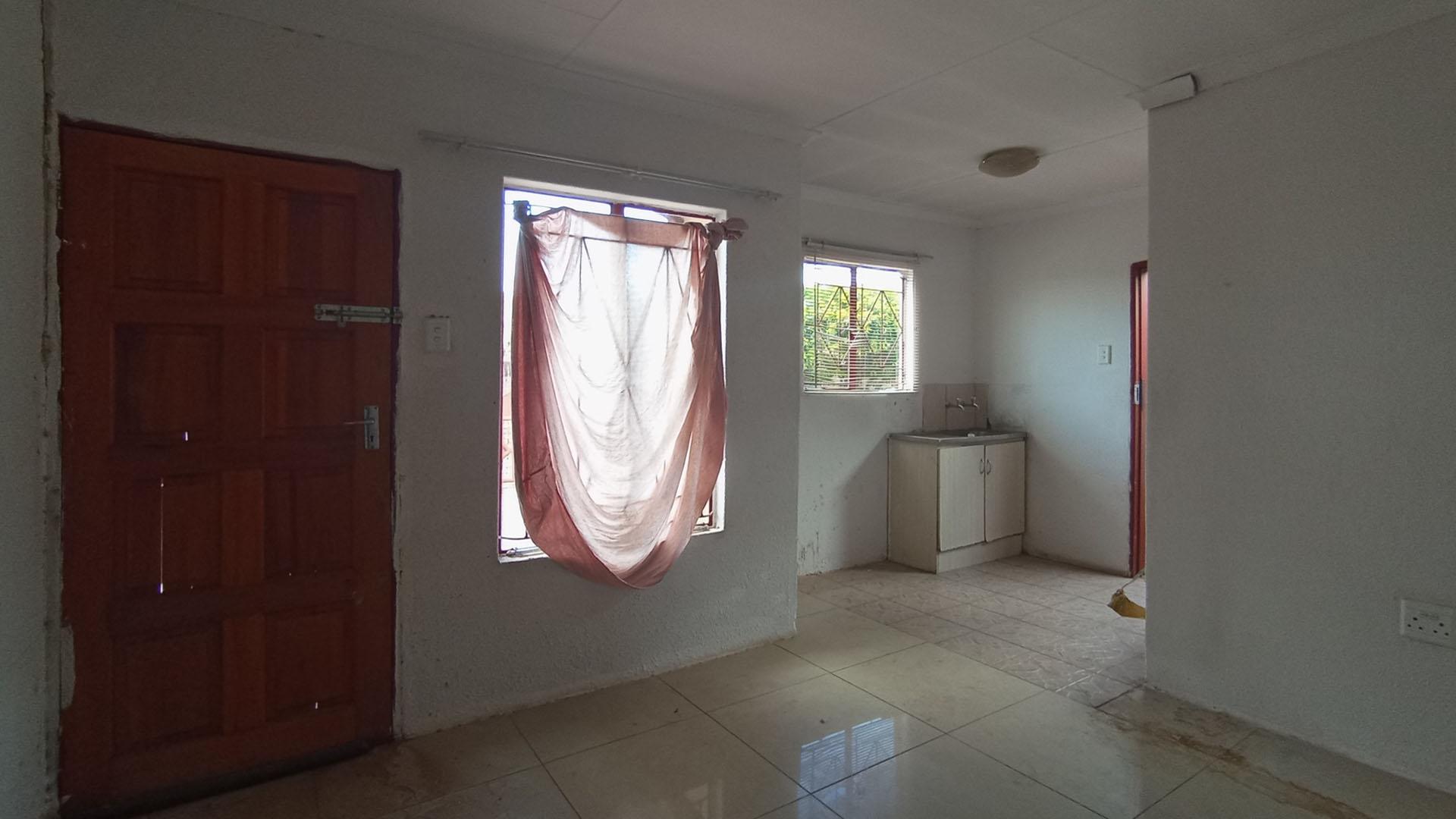 Lounges of property in Soshanguve East