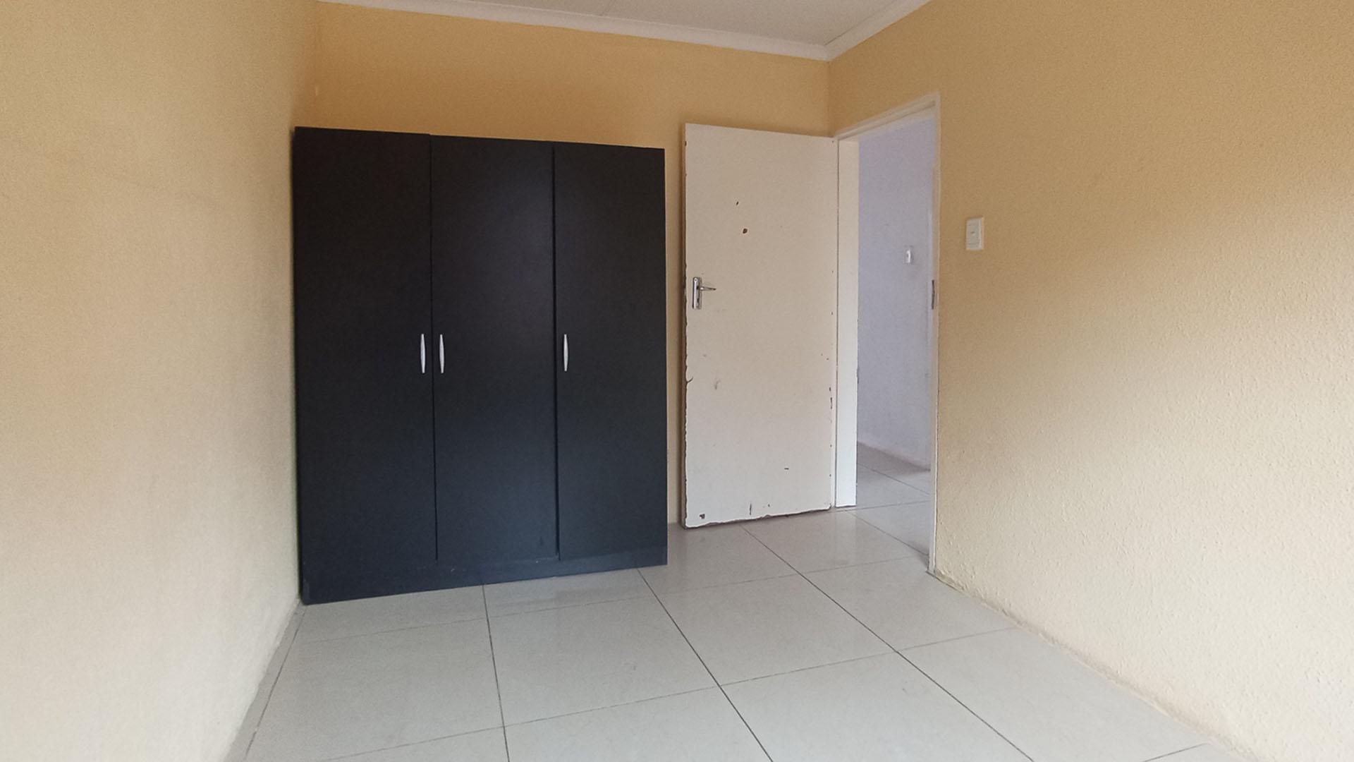 Bed Room 1 of property in Soshanguve East