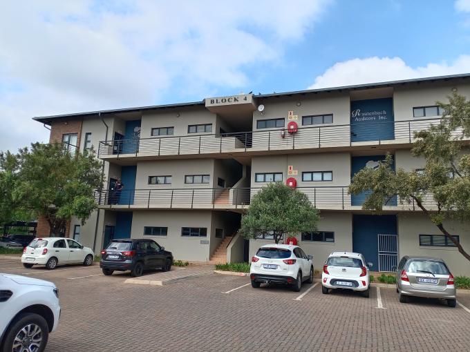 3 Bedroom Commercial for Sale For Sale in Lombardy Estate - MR658106
