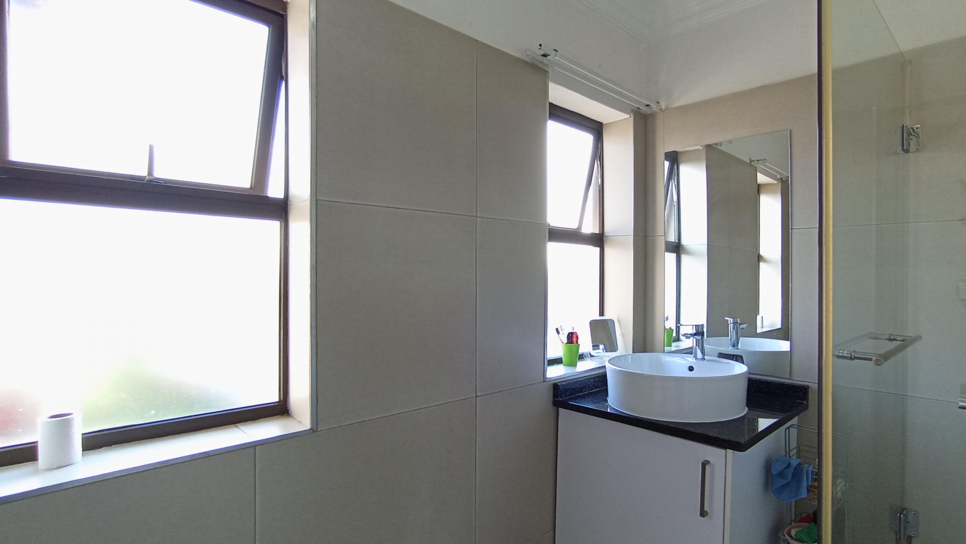 Bathroom 2 - 6 square meters of property in Needwood