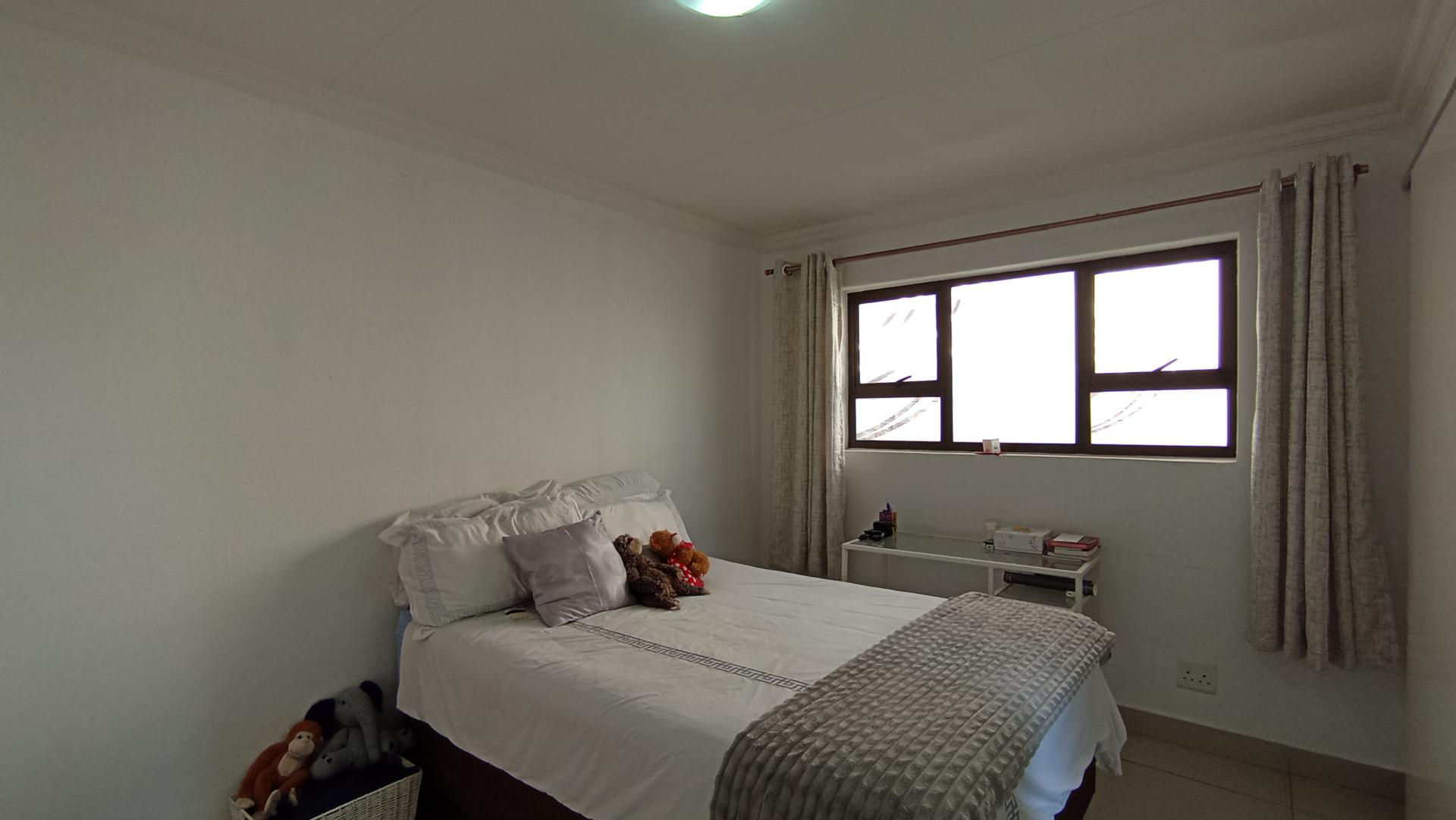 Bed Room 1 - 11 square meters of property in Needwood