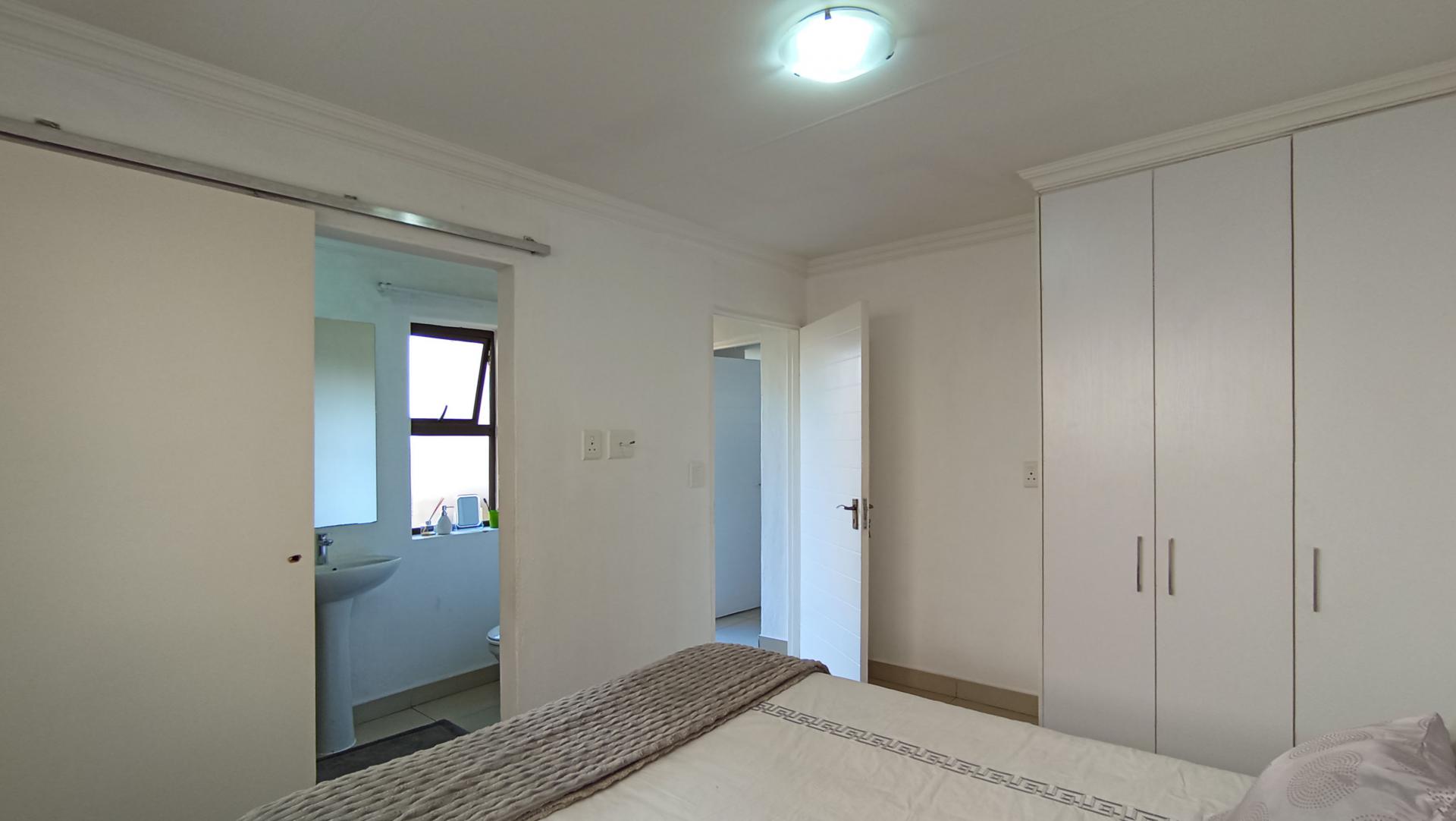 Bed Room 1 - 11 square meters of property in Needwood