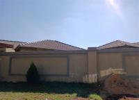 Front View of property in Dawn Park