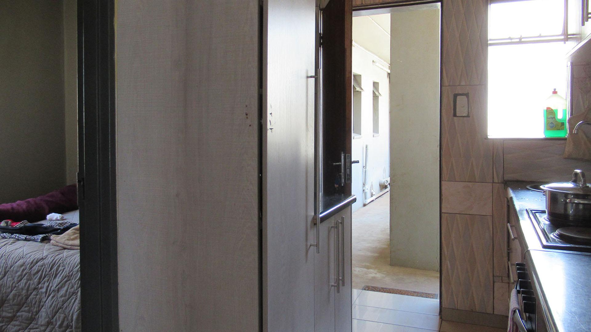 Kitchen - 3 square meters of property in Jabulani