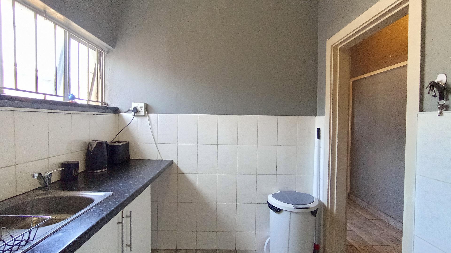Kitchen - 7 square meters of property in Glenwood - DBN