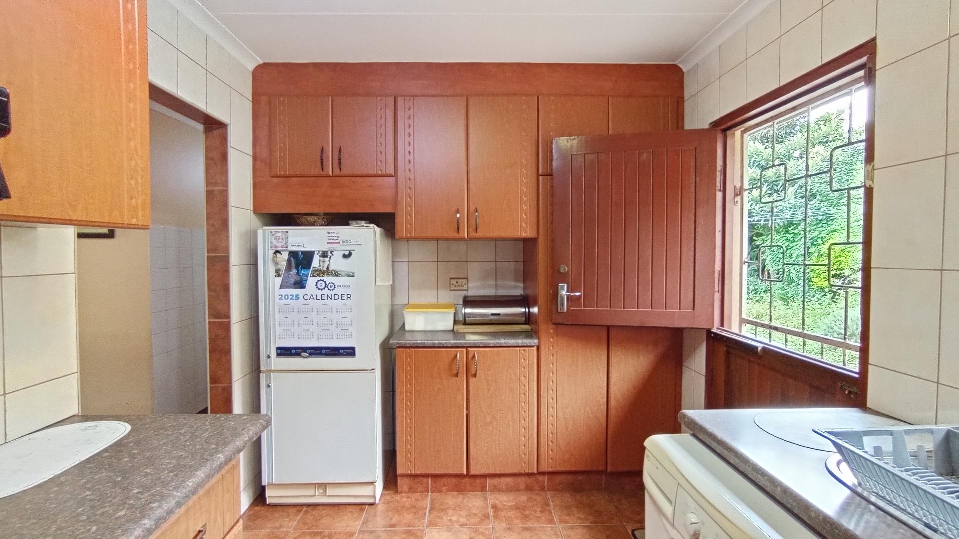 Kitchen - 13 square meters of property in Verulam 