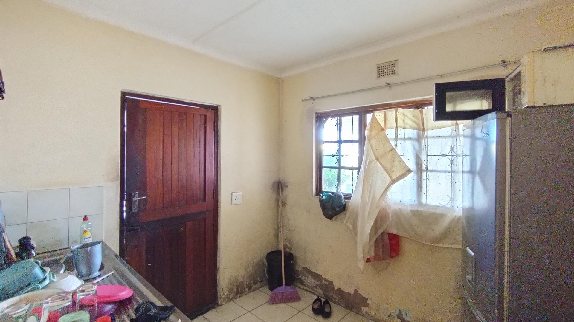 Kitchen - 9 square meters of property in Esikhawini