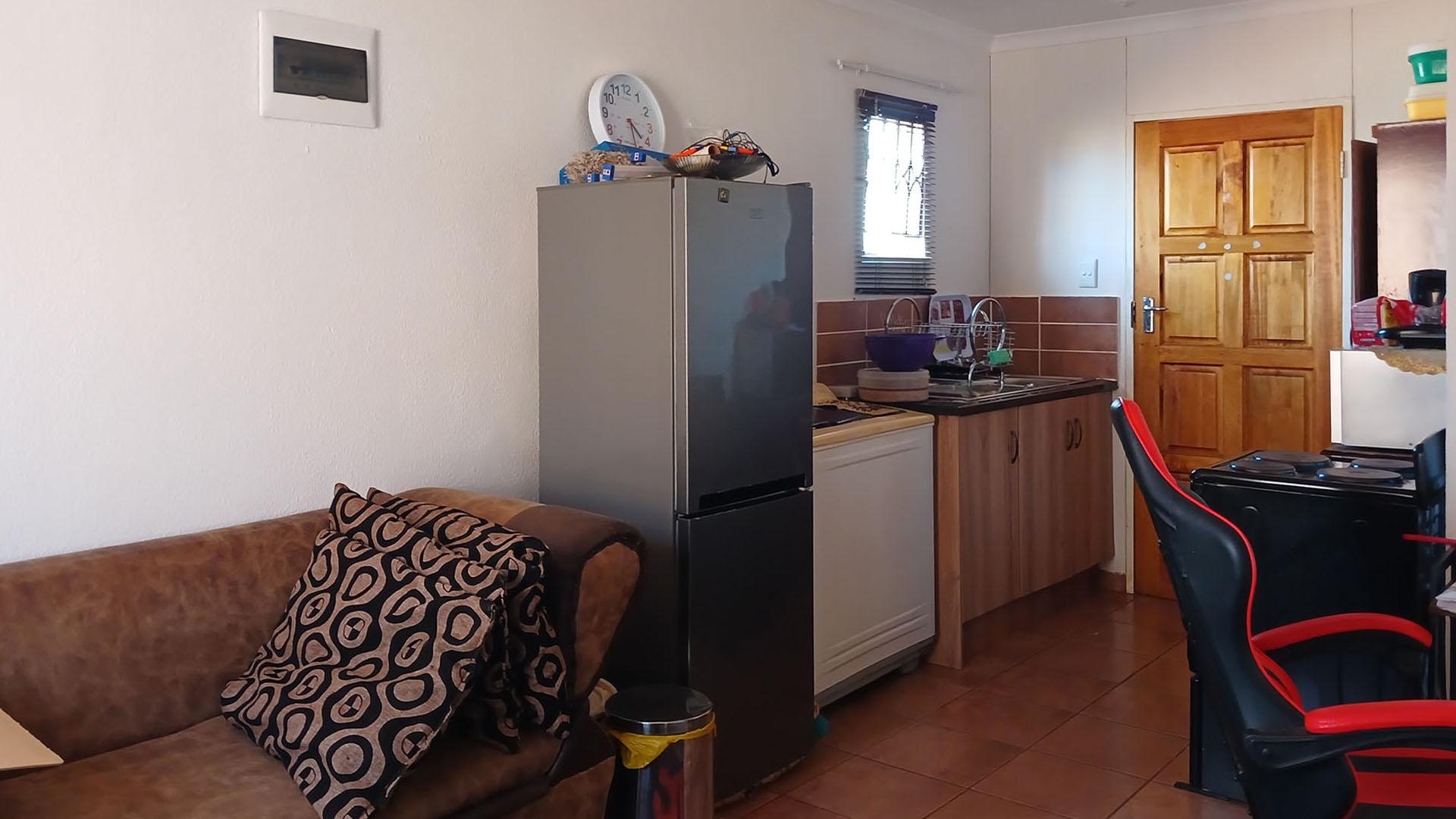 Lounges - 12 square meters of property in Stretford