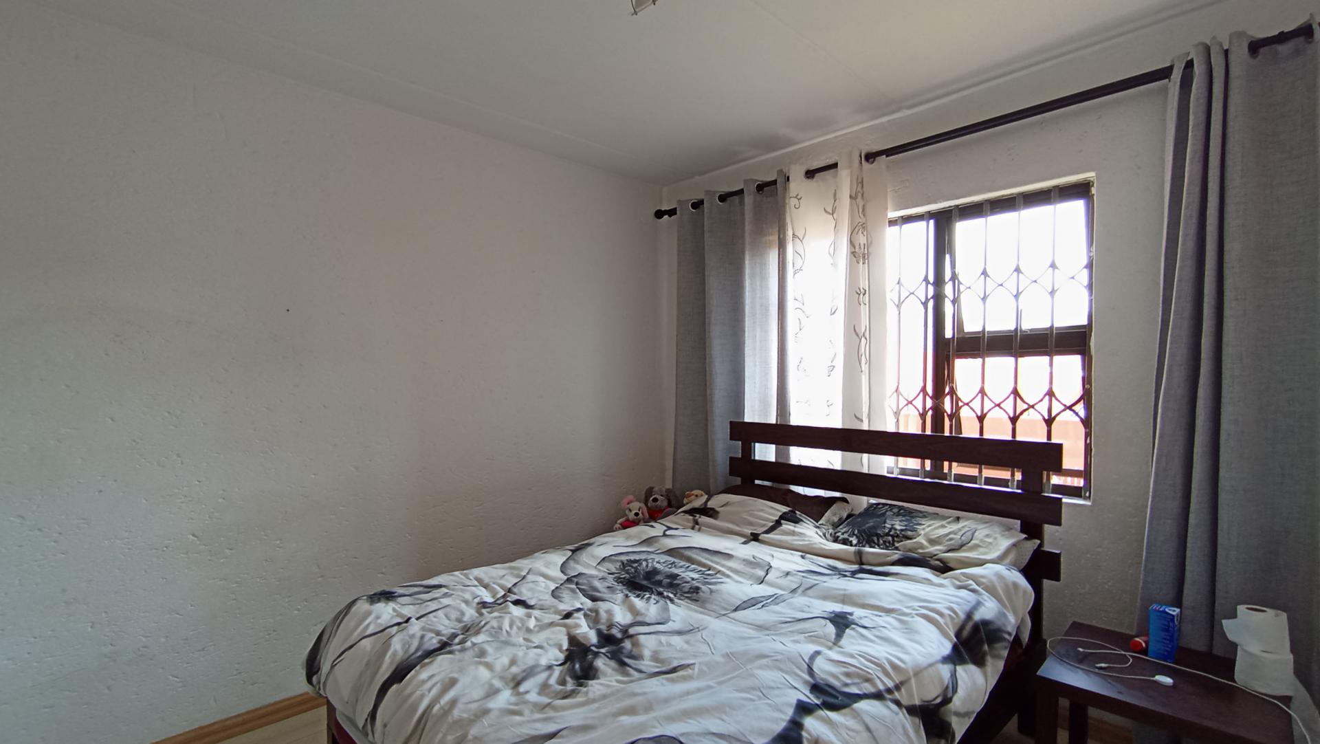 Main Bedroom - 12 square meters of property in Ferndale - JHB