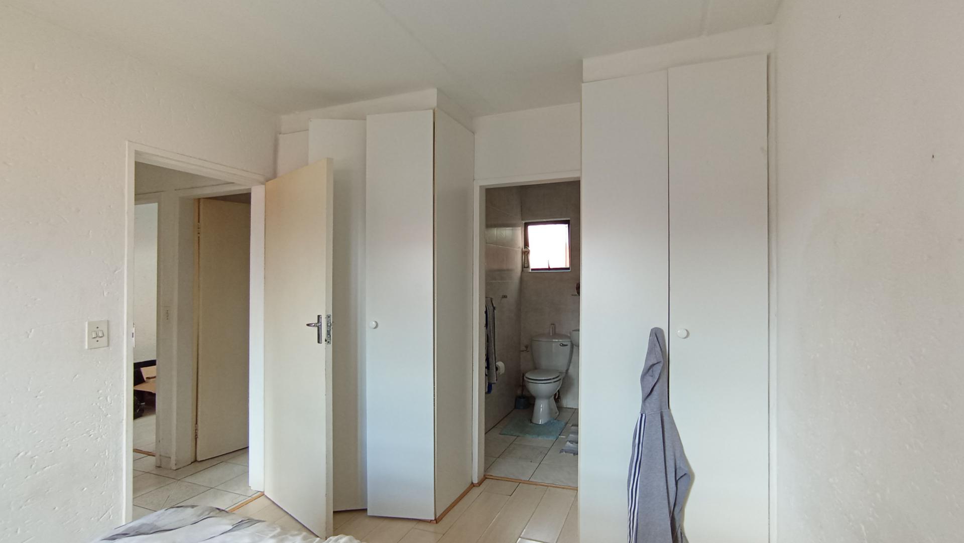 Main Bedroom - 12 square meters of property in Ferndale - JHB