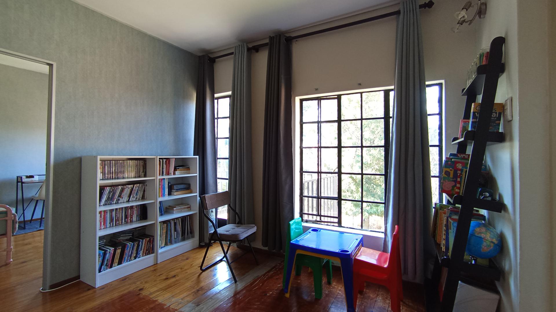 Spaces - 29 square meters of property in Moreletapark
