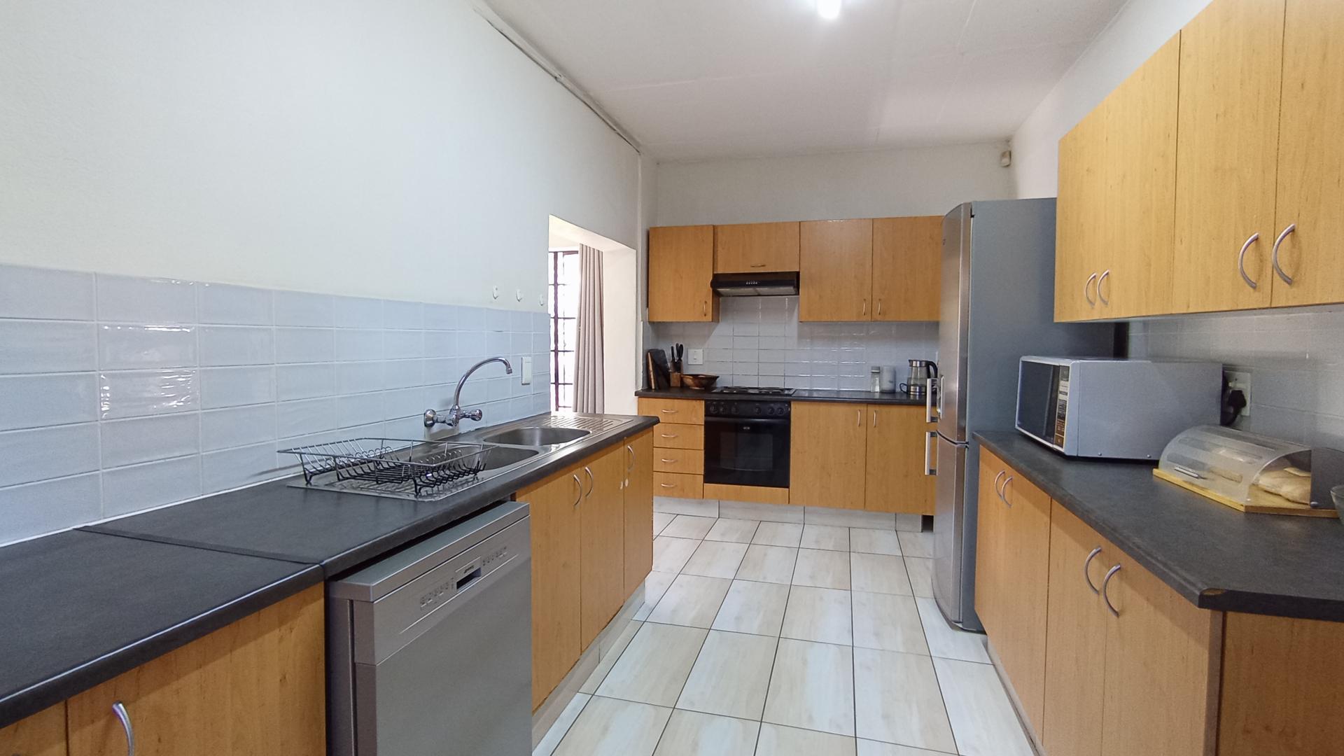 Kitchen - 17 square meters of property in Moreletapark