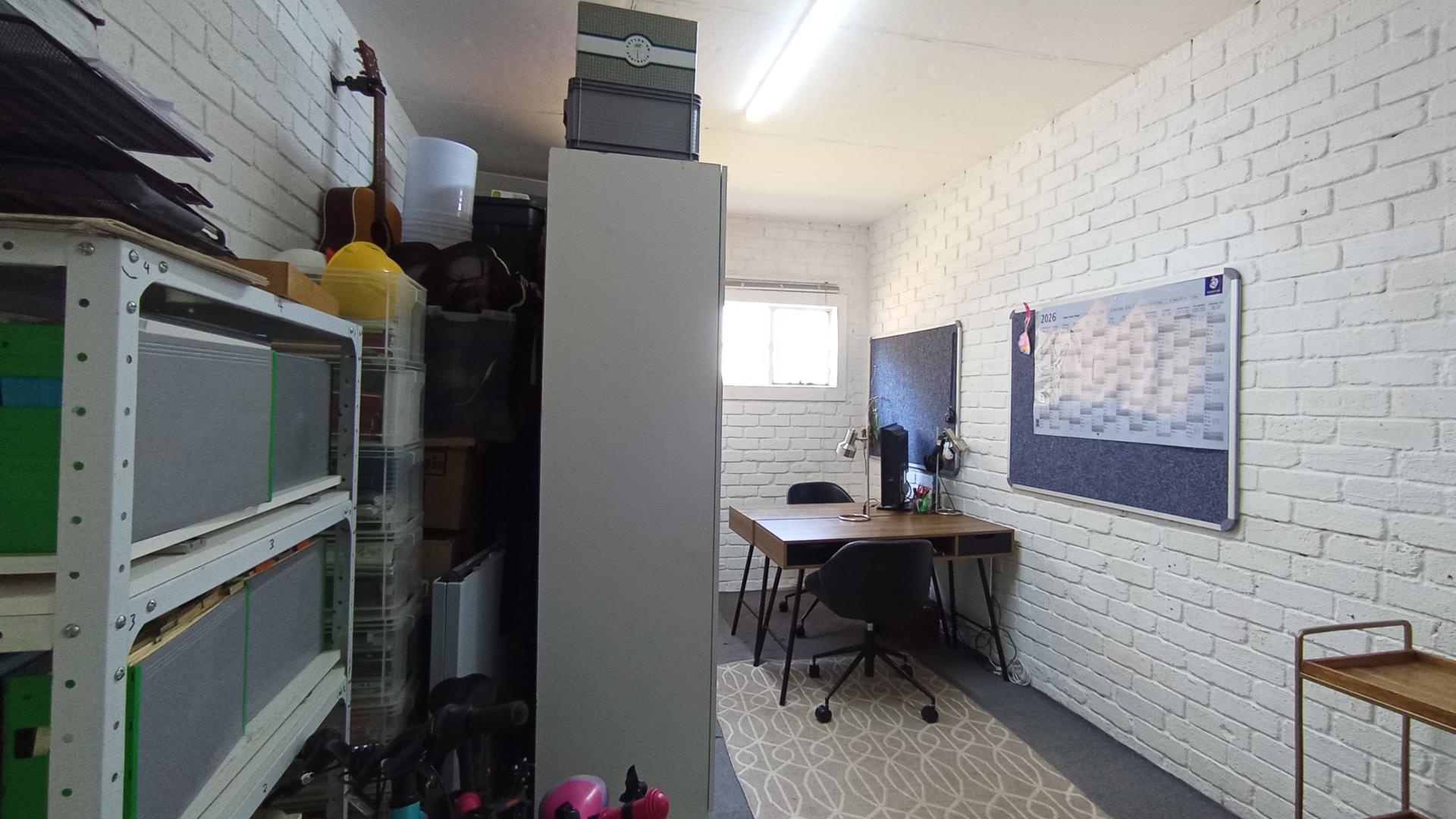 Study - 19 square meters of property in Moreletapark