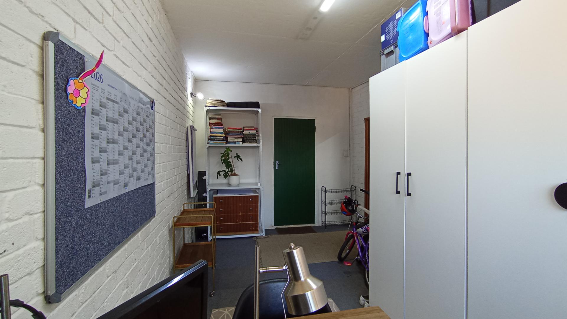 Study - 19 square meters of property in Moreletapark