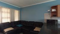 Lounges - 13 square meters of property in Florida Glen