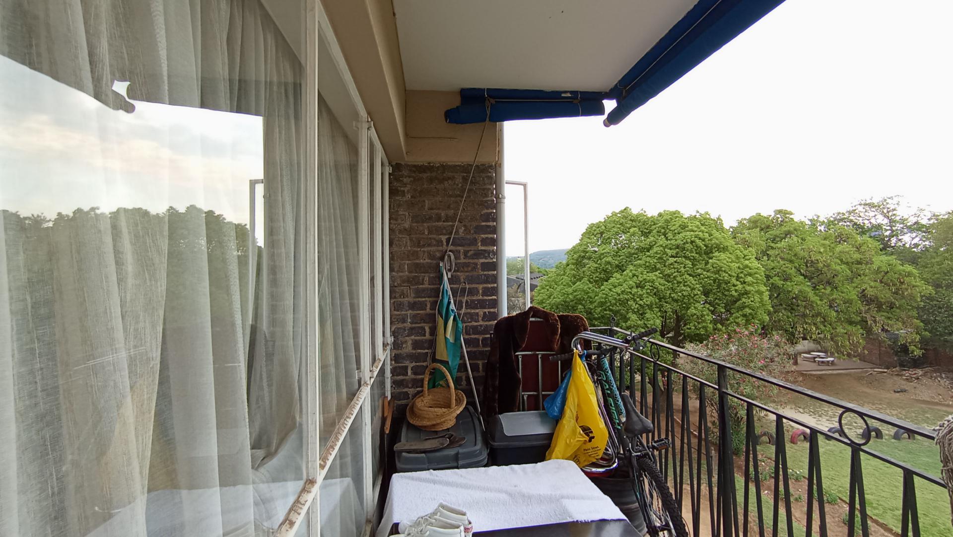 Balcony - 7 square meters of property in Ferndale - JHB