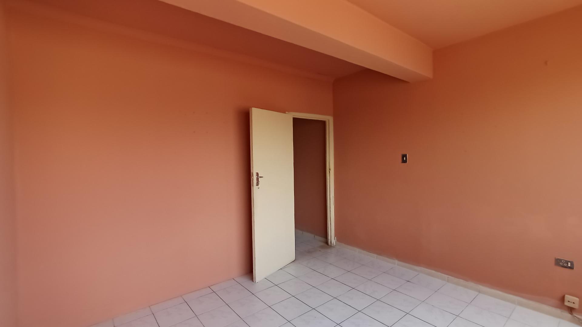 Lounges - 15 square meters of property in South Beach