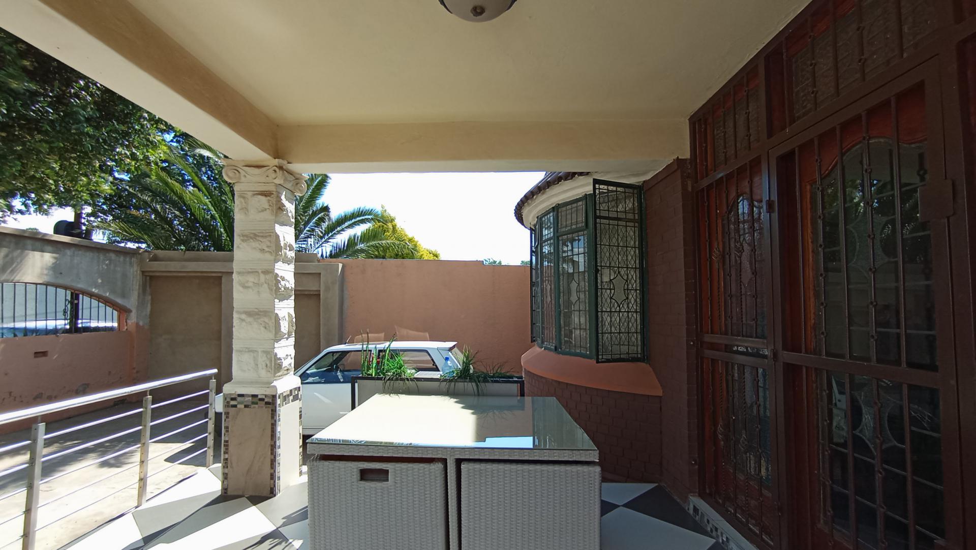 Patio - 9 square meters of property in Kensington - JHB