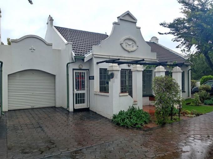 2 Bedroom Sectional Title for Sale For Sale in Die Hoewes - MR658404