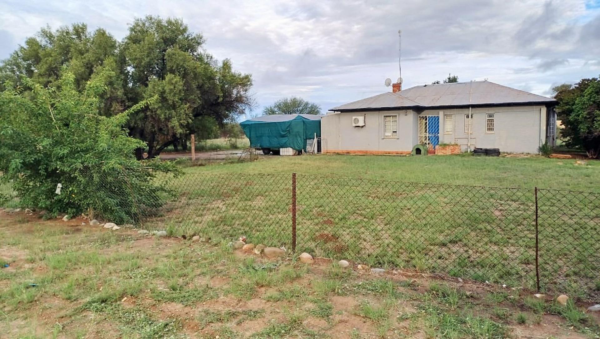 Front View of property in Delportshoop