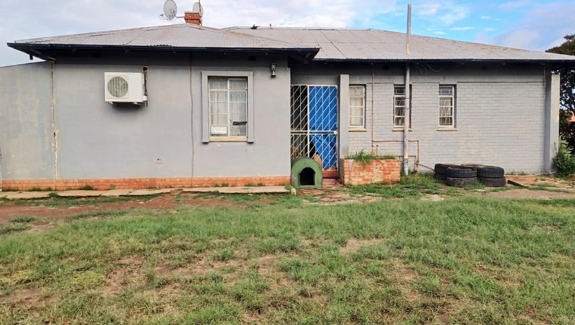 Front View of property in Delportshoop