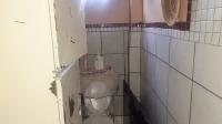 Bathroom 1 of property in Delportshoop
