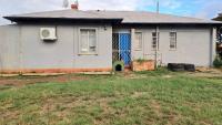 Front View of property in Delportshoop