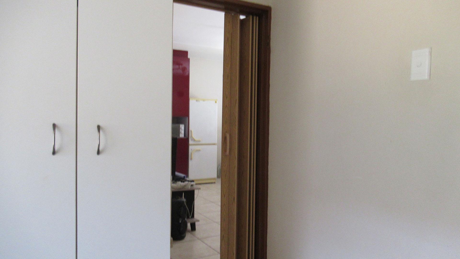 Bed Room 2 - 6 square meters of property in Jabulani