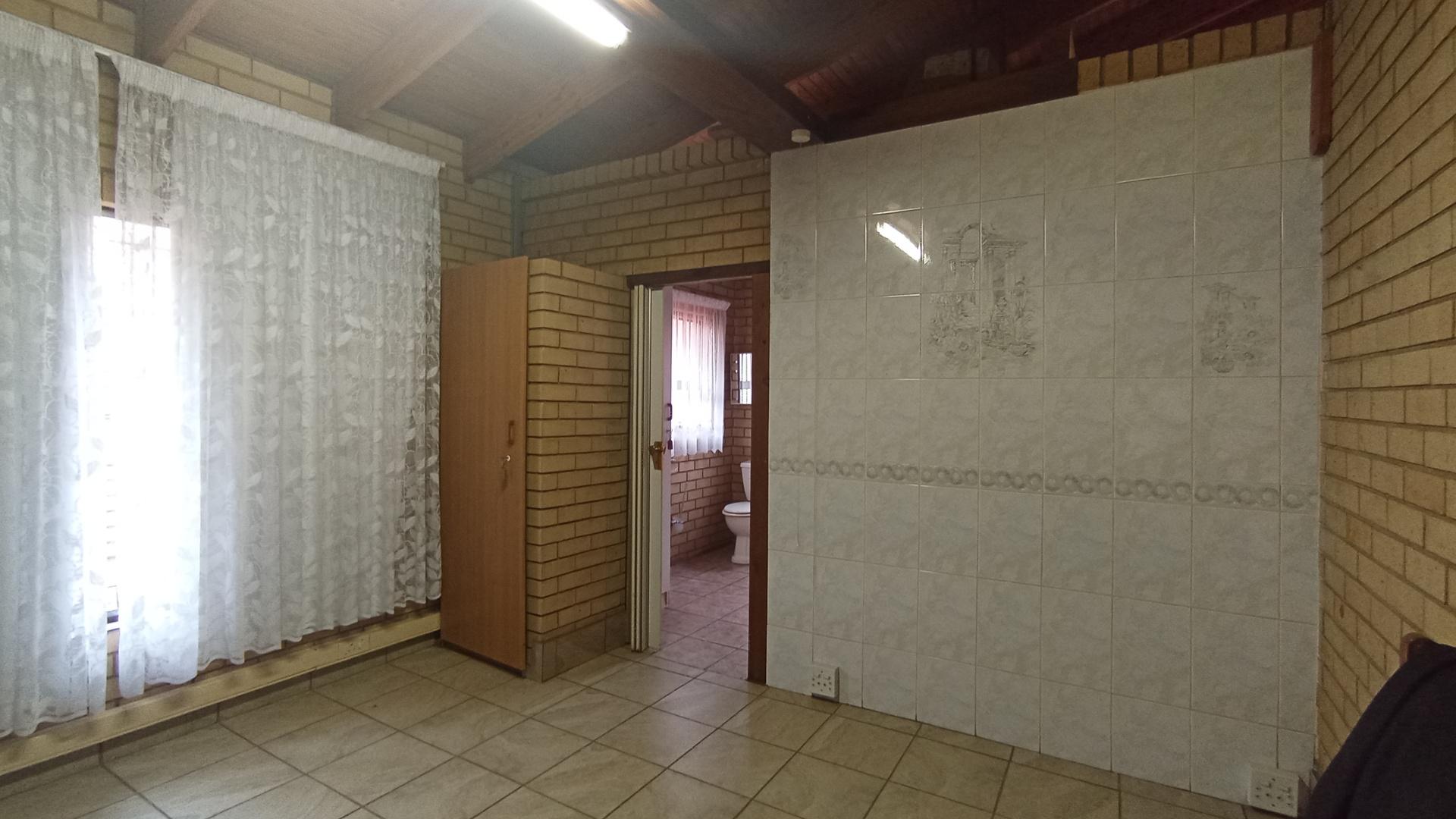 Bed Room 3 - 14 square meters of property in Danville