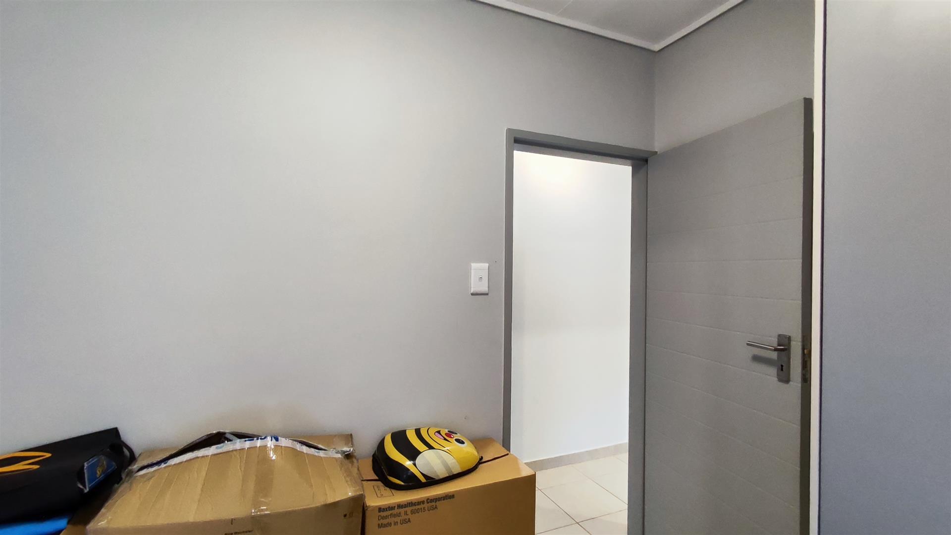 Bed Room 1 - 7 square meters of property in Albertsdal