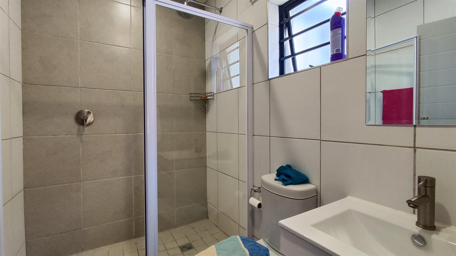 Main Bathroom - 4 square meters of property in Albertsdal