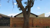2 Bedroom 2 Bathroom House for Sale for sale in Protea Glen