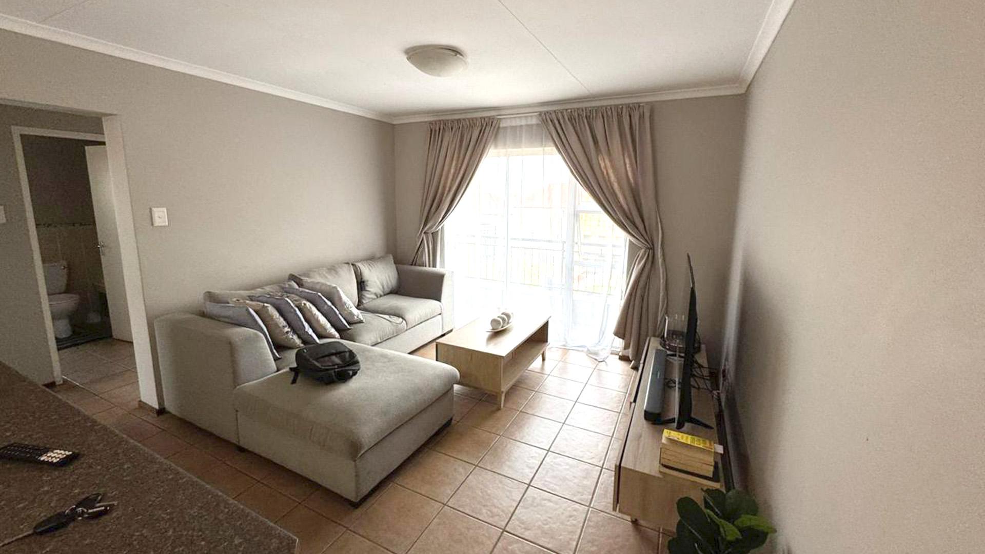 Lounges of property in Reyno Ridge