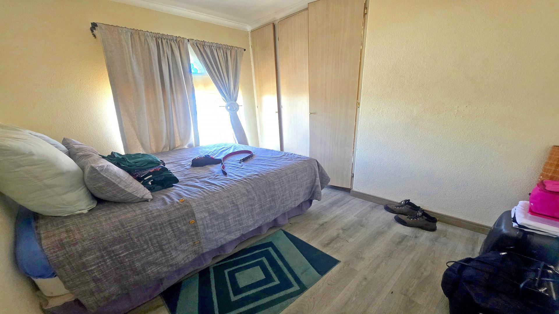 Bed Room 1 of property in Heidelberg - GP