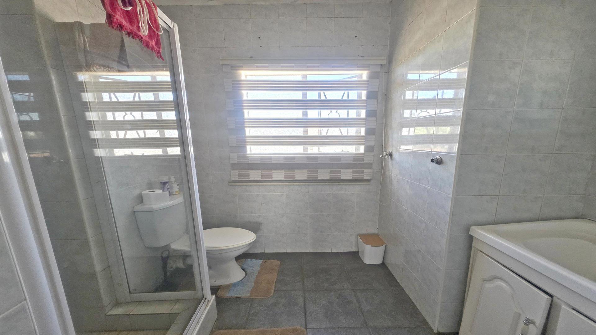 Bathroom 2 of property in Heidelberg - GP