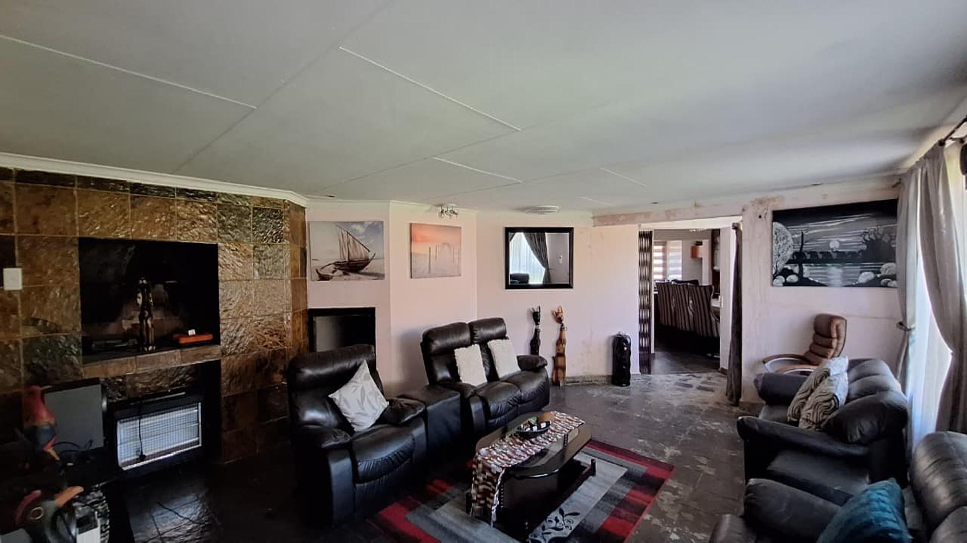 Lounges - 41 square meters of property in Heidelberg - GP