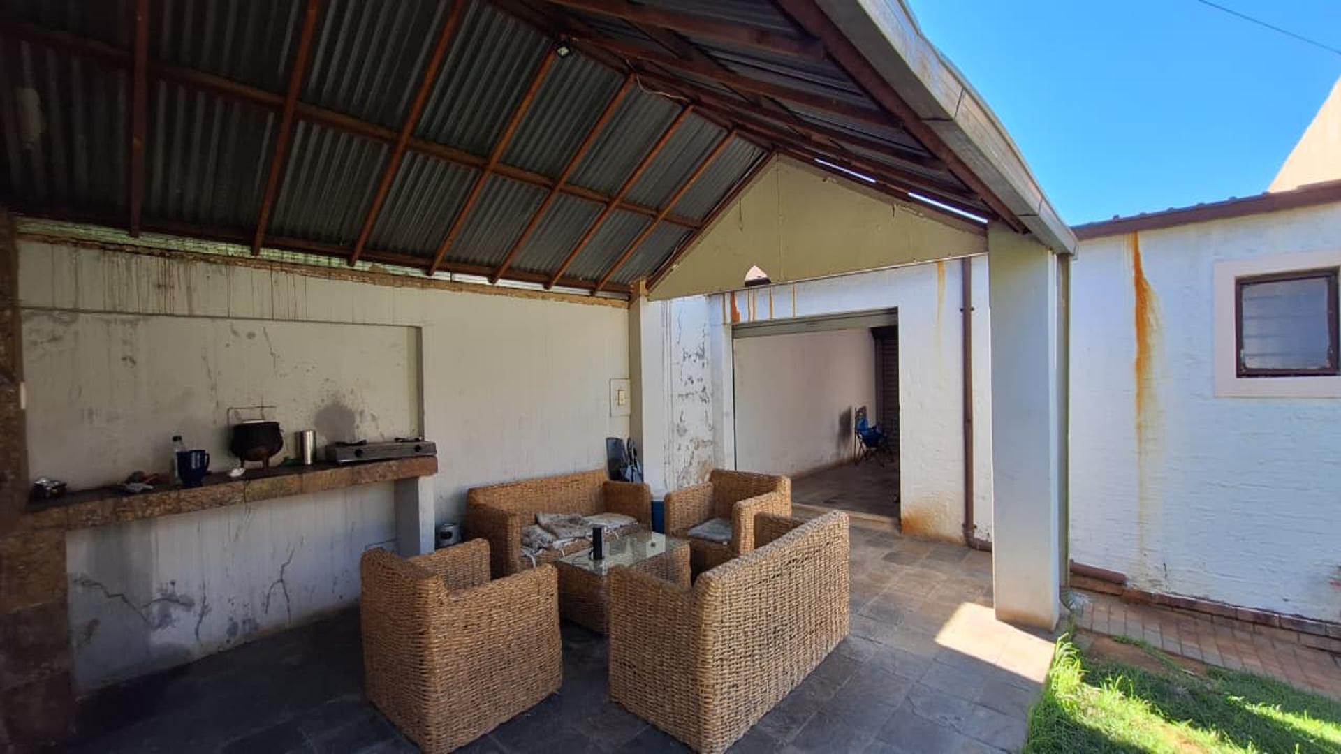 Patio of property in Heidelberg - GP